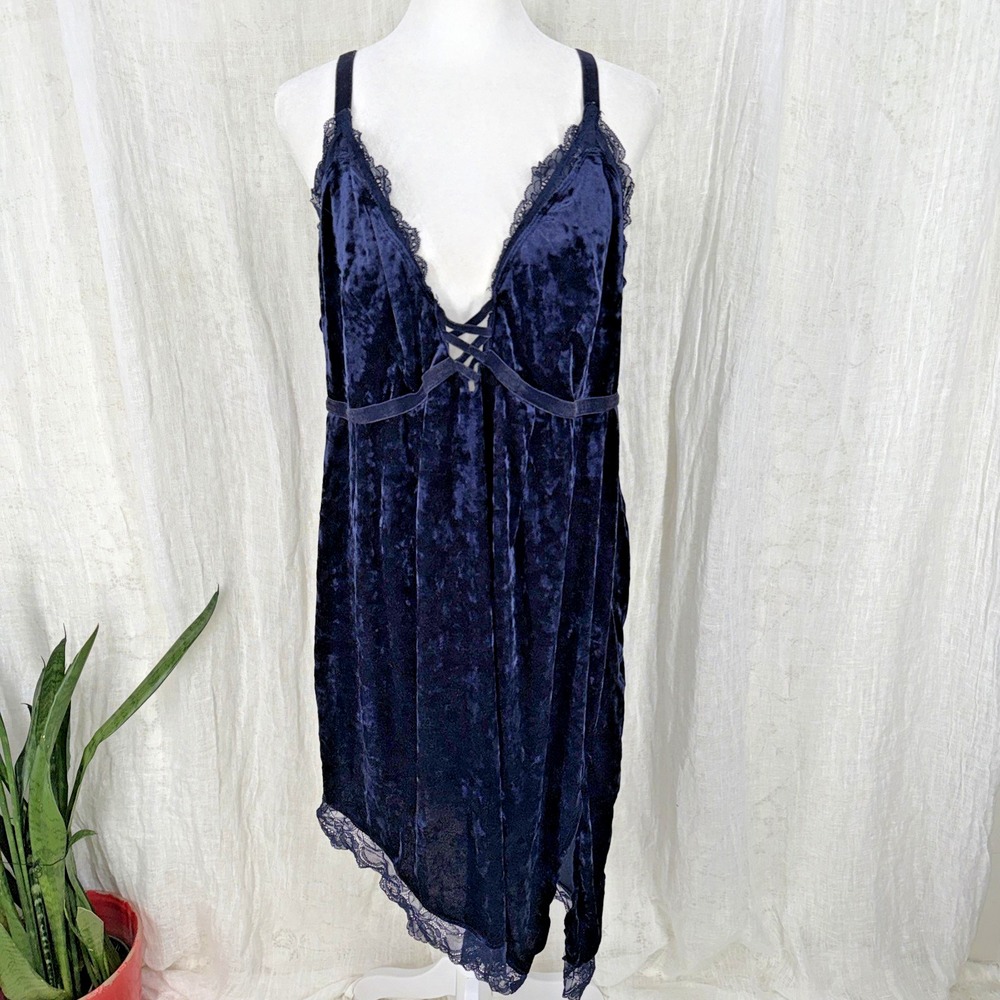 Torrid Whimsigoth Velvet Mini Dress Size 3 Fairy Grunge Indie Witchy Asymmetric